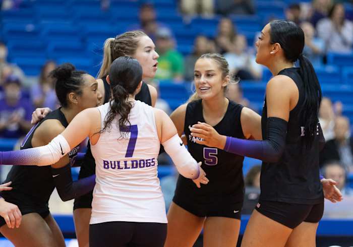 Fayetteville-Conway Volleyball Final__00082